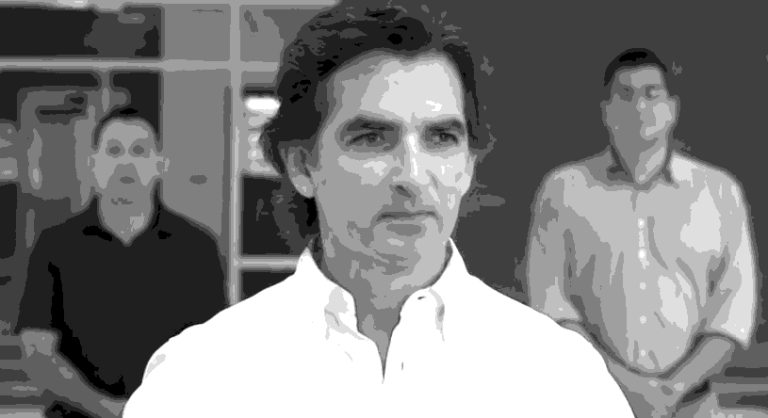 El mazo de “mamen” Saavedra pisotea la constitución